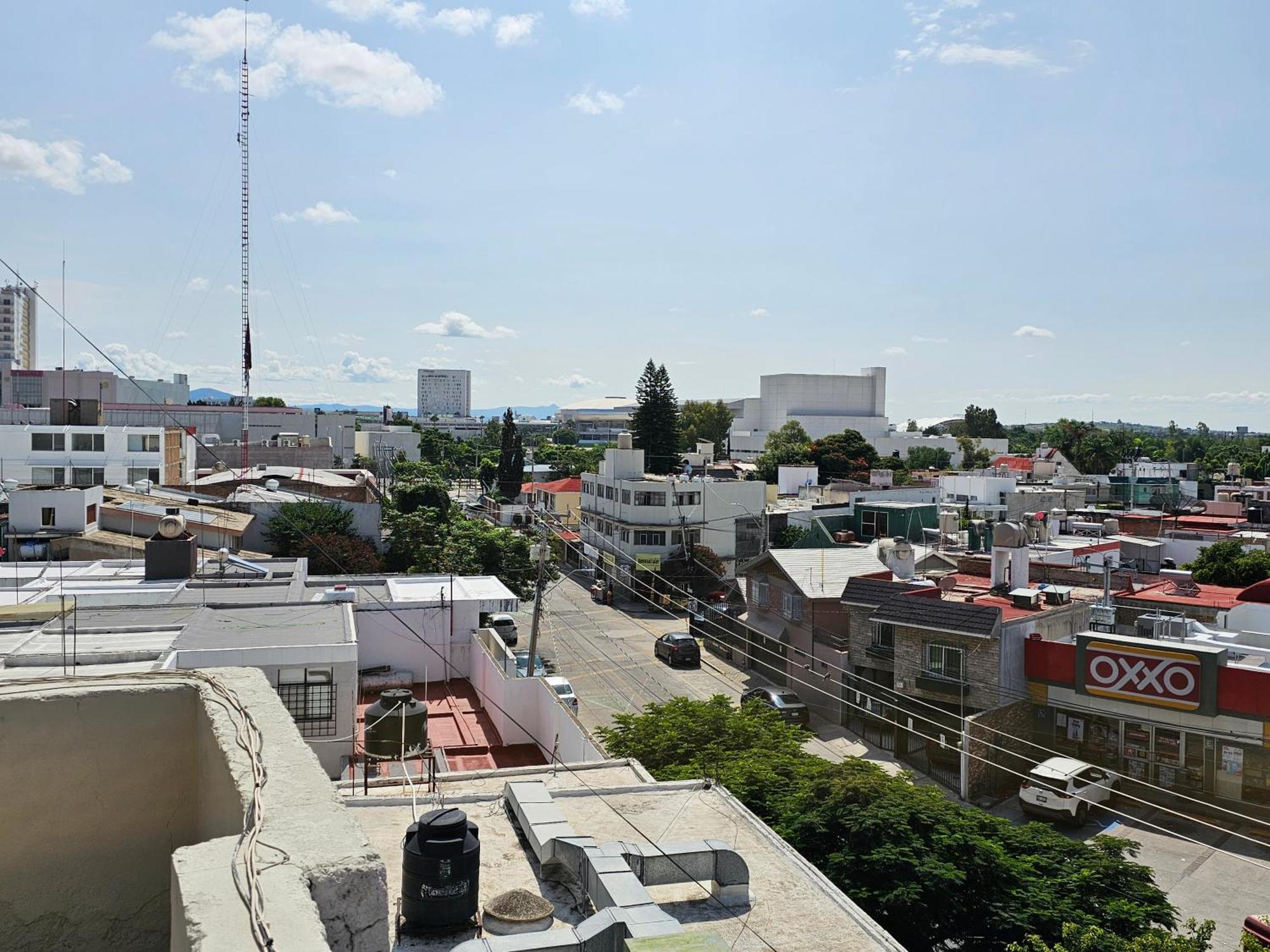 Roof Loft Cerca De Poliforum * Leon